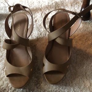 Size 9 Women’s sandals